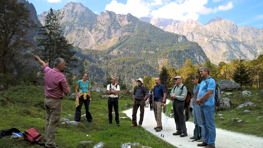 Exkursion mit Professor Dr. Karl Eugen Rehfuess im Jahr 2018 in den Nationalpark Berchtesgaden anlässlich seines 85. Geburtstags; Foto: G. Weber-Blaschke 180913 Rehfuess85 Exkursion NPBerchtesgaden 1 bearb 2