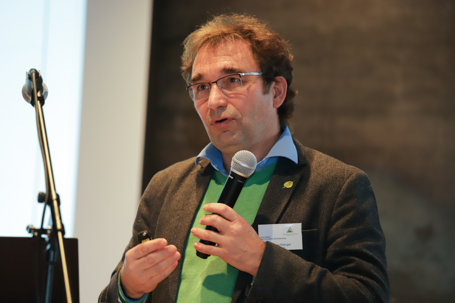 Dr. Ralf Straußberger Dr. Ralf Straußberger