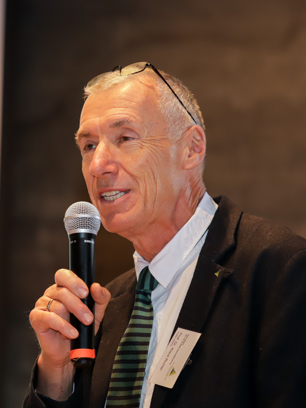 Prof. Dr. Klaus Richter, Lehrstuhl für Holzwissenschaft, TUM Prof. Dr. Klaus Richter, Lehrstuhl für Holzwissenschaft, TUM